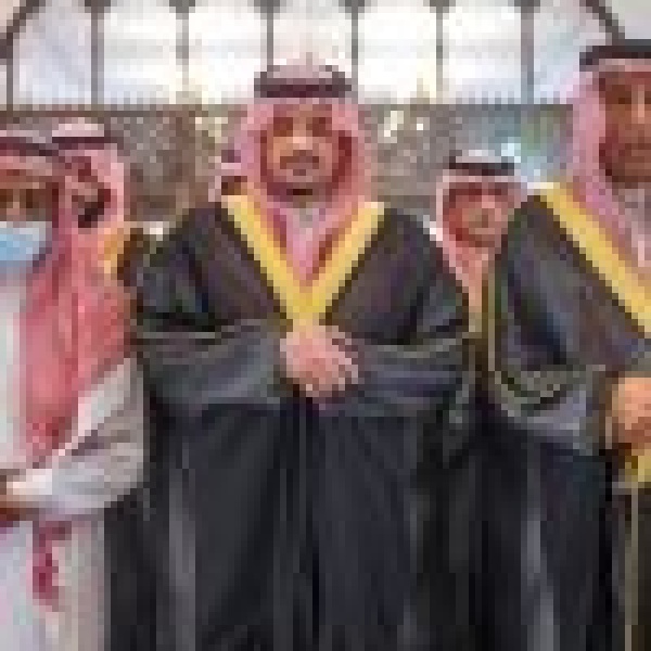 نائب أمير منطقة الرياض يؤدي صلاة الميت على عبدالرحمن المقيرن نائب أمير منطقة الرياض يؤدي صلاة الميت على عبدالرحمن المقيرن