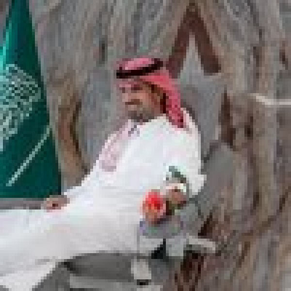 أمين منطقة الرياض يتبرع بالدم تفاعل ا مع مبادرة سمو ولي العهد بإطلاق الحملة الوطنية السنوية للتبرع بالدم أمين منطقة الرياض يتبرع بالدم تفاعل ا مع مبادرة سمو ولي العهد بإطلاق الحملة الوطنية السنوية للتبرع بالدم