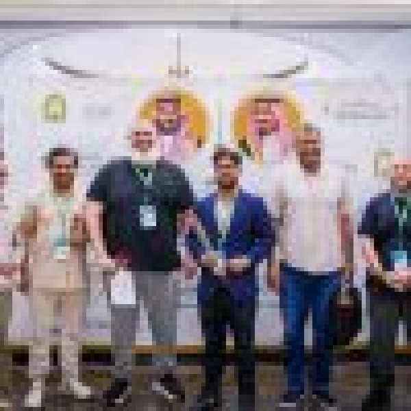 اكتمال وصول الدفعة الرابعة من برنامج ضيوف خادم الحرمين للعمرة والزيارة إلى المدينة المنورة اكتمال وصول الدفعة الرابعة من برنامج ضيوف خادم الحرمين للعمرة والزيارة إلى المدينة المنورة