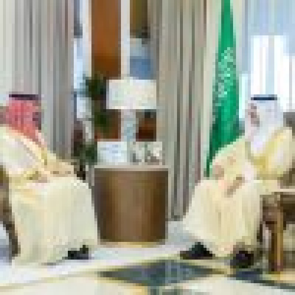 أشاد بإنجازهم وتمنى لهم دوام التوفيق والنجاح أمير المنطقة الشرقية ي كر م الفرق الفائزة في هاكاثون ف رق أشاد بإنجازهم وتمنى لهم دوام التوفيق والنجاح أمير المنطقة الشرقية ي كر م الفرق الفائزة في هاكاثون ف رق