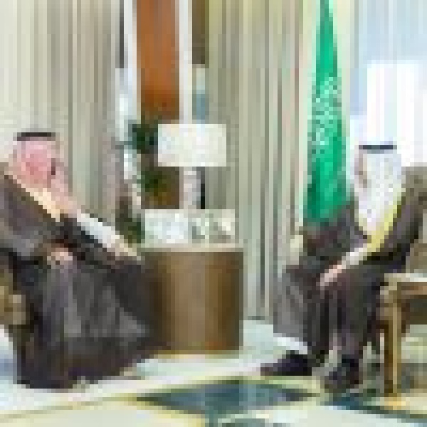 أمير الشرقية يستقبل نائب وزير الرياضة ومدير التعليم بالمنطقة أمير الشرقية يستقبل نائب وزير الرياضة ومدير التعليم بالمنطقة