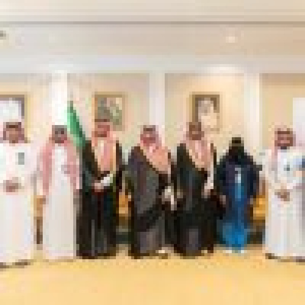 نائب أمير تبوك يدش ن الحملة الوطنية للتطعيم ضد الإنفلونزا الموسمي ة بالمنطقة نائب أمير تبوك يدش ن الحملة الوطنية للتطعيم ضد الإنفلونزا الموسمي ة بالمنطقة