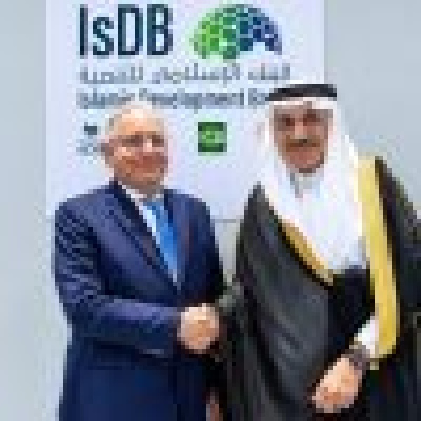 رئيس مجموعة البنك الإسلامي للتنمية يبحث مع وزير المالية السوري أولويات التعافي وإعادة الإعمار والتنمية