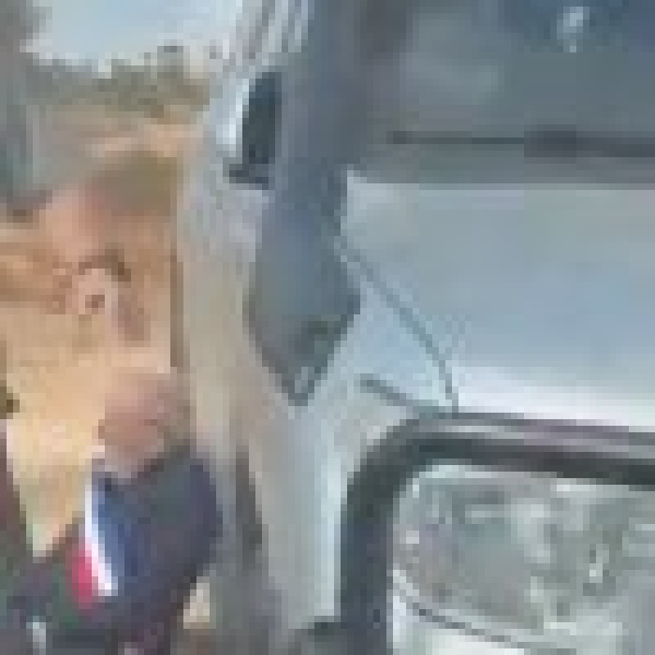 مستوطنون يعتدون على وفد دبلوماسي في الضفة الغربية مستوطنون يعتدون على وفد دبلوماسي في الضفة الغربية