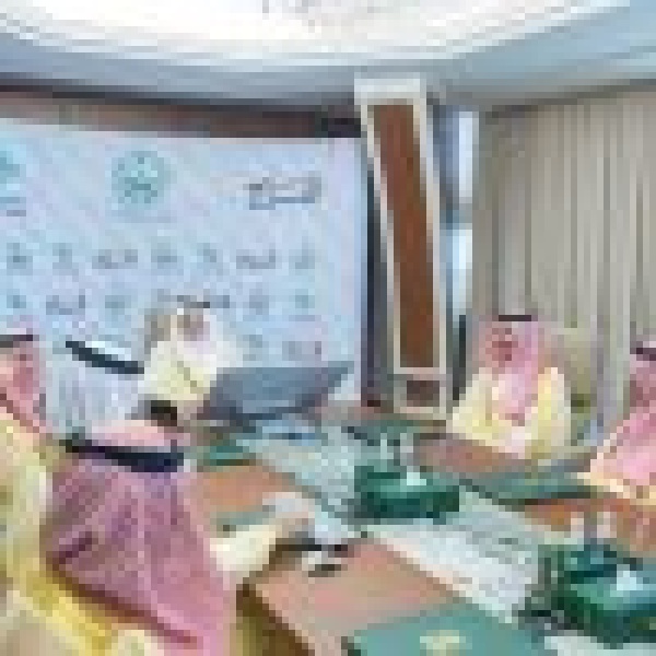 أشاد بجهودها في إبراز الموروث الثقافي وترسيخ الهوية الوطنية أمير المنطقة الشرقية يستقبل مجلس إدارة مبادرة مجسم وطن أشاد بجهودها في إبراز الموروث الثقافي وترسيخ الهوية الوطنية أمير المنطقة الشرقية يستقبل مجلس إدارة مبادرة مجسم وطن