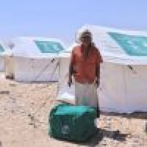 مركز الملك سلمان للإغاثة يوز ع مساعدات إيوائية بمحافظة حضرموت