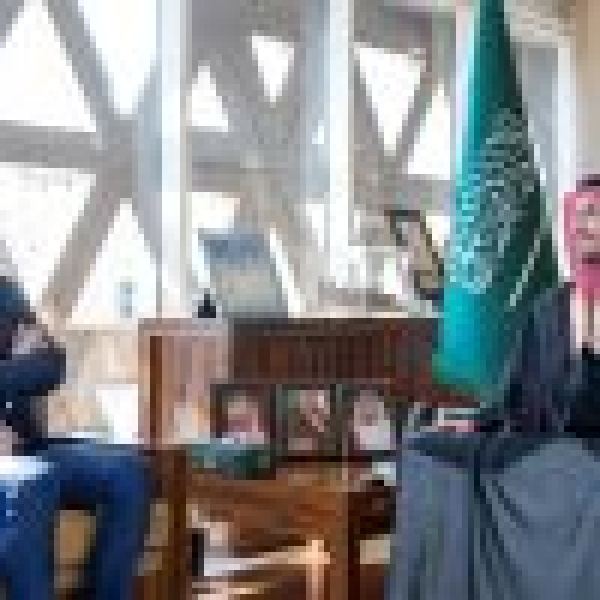 محافظ الدرعية يستقبل سفير المملكة المتحدة لدى المملكة محافظ الدرعية يستقبل سفير المملكة المتحدة لدى المملكة