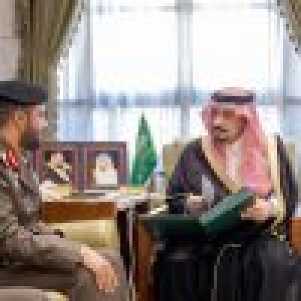 تسل م التقرير الإحصائي السنوي للقوة أمير الرياض يستقبل قائد القوة الخاصة لأمن الطرق بالمنطقة تسل م التقرير الإحصائي السنوي للقوة أمير الرياض يستقبل قائد القوة الخاصة لأمن الطرق بالمنطقة