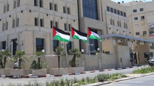 خبير اقتصادي يحذر عبر راية من شلل الاقتصاد الفلسطيني في حال قطع العلاقات المصرفية