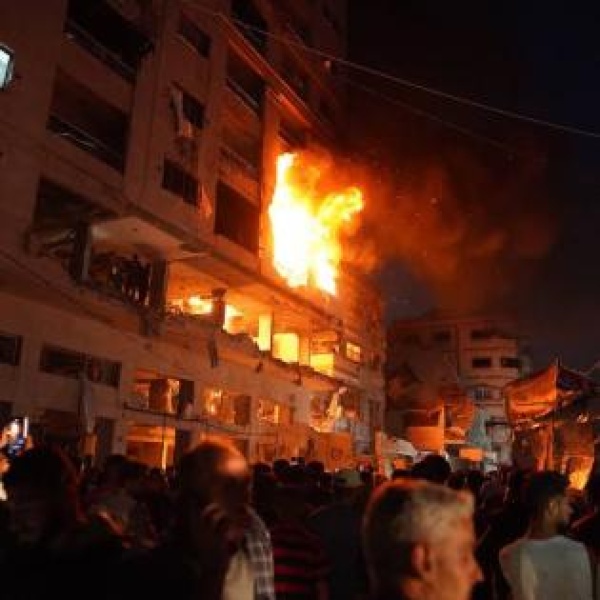 استشهاد موطن وزوجته في قصف الاحتلال لشقة غرب مدينة غزة استشهاد موطن وزوجته في قصف الاحتلال لشقة غرب مدينة غزة