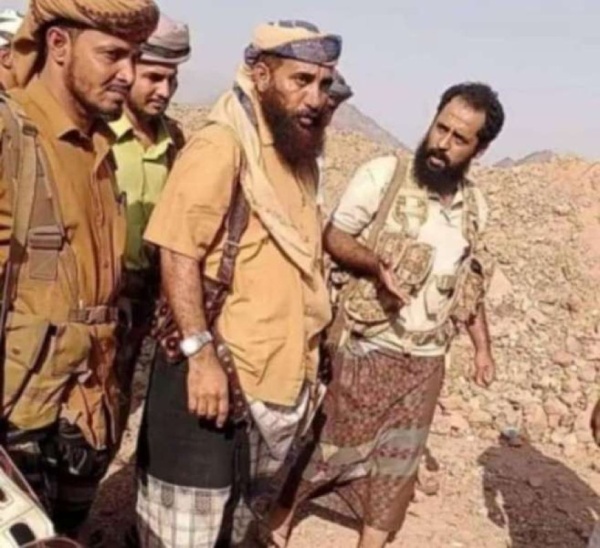 الحاكم العسكري الجديد لتعز يحاصر المدينة مع تمرد الإصلاح الحاكم العسكري الجديد لتعز يحاصر المدينة مع تمرد الإصلاح
