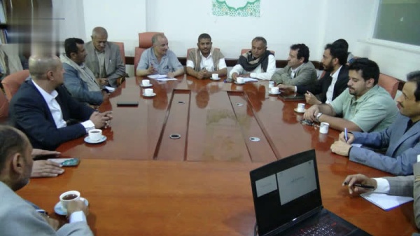 اجتماع بصنعاء يناقش جهود هيئة الموارد المائية لتنمية مصادر المياه واستكمال الأتمتة اجتماع بصنعاء يناقش جهود هيئة الموارد المائية لتنمية مصادر المياه واستكمال الأتمتة