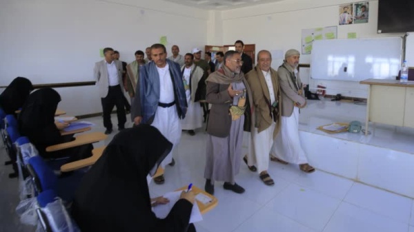 رئيس جامعة صعدة يدشن اختبارات المفاضلة للمتقدمين لقسم الطب البشري رئيس جامعة صعدة يدشن اختبارات المفاضلة للمتقدمين لقسم الطب البشري