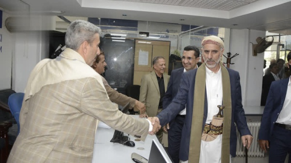 العلامة مفتاح يتفقد الانضباط الوظيفي في وزارة الاتصالات ويشيد بمستوى الأداء والخدمات العلامة مفتاح يتفقد الانضباط الوظيفي في وزارة الاتصالات ويشيد بمستوى الأداء والخدمات