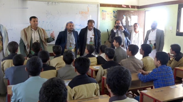 جعمان يدشن العام الدراسي الجديد في مدارس محافظة عمران جعمان يدشن العام الدراسي الجديد في مدارس محافظة عمران
