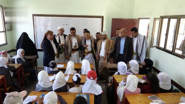 وكيلا المحويت يدشنان العام الدراسي الجديد ويشيدان بانتظام العملية التعليمية وكيلا المحويت يدشنان العام الدراسي الجديد ويشيدان بانتظام العملية التعليمية