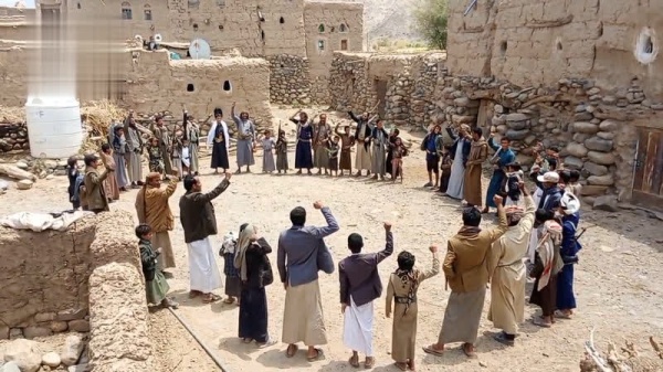 وقفات حاشدة في مأرب تأكيدا على موقف اليمن المساند لقضايا الأمة وقفات حاشدة في مأرب تأكيدا على موقف اليمن المساند لقضايا الأمة