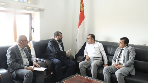 الصحة والضرائب والجمارك تبحثان تعزيز التعاون المشترك الصحة والضرائب والجمارك تبحثان تعزيز التعاون المشترك