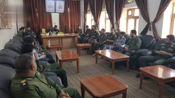 لقاء موسع بأمن المحويت يناقش مستوى الأداء وتعزيز الجاهزية الأمنية لقاء موسع بأمن المحويت يناقش مستوى الأداء وتعزيز الجاهزية الأمنية