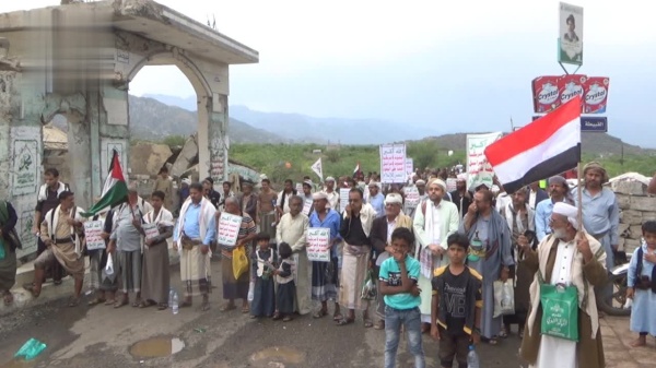 مسيرات جماهيرية في لحج رفض ا للعدوان والحصار وتأييدا للقوات المسلحة مسيرات جماهيرية في لحج رفض ا للعدوان والحصار وتأييدا للقوات المسلحة
