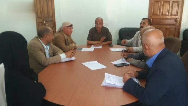 اجتماع في إب يناقش مهام ومبادرات فريق مدونة السلوك الوظيفي