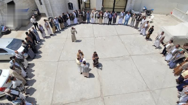 المكاتب التنفيذية في حجة تنظم وقفة تأكيد ا للجهوزية لإنهاء العدوان والحصار المكاتب التنفيذية في حجة تنظم وقفة تأكيد ا للجهوزية لإنهاء العدوان والحصار