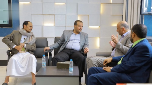 البشيري يناقش مع رئيس هيئة البريد آليات التعاون والتنسيق المشترك