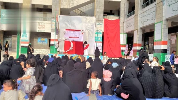 فعاليات ووقفات نسائية في الحديدة إحياء لذكرى استشهاد الإمام زيد وتأييدا للقوات المسلحة فعاليات ووقفات نسائية في الحديدة إحياء لذكرى استشهاد الإمام زيد وتأييدا للقوات المسلحة