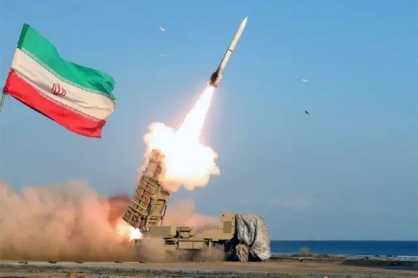الحرس الثوري يعلن تدمير رادار وطائرات أمريكية في هجوم على قاعدة العديد بقطر الحرس الثوري يعلن تدمير رادار وطائرات أمريكية في هجوم على قاعدة العديد بقطر