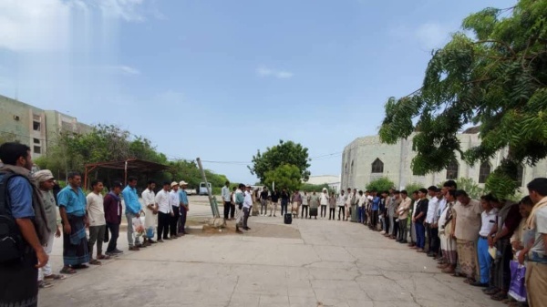 جامعة الحديدة تشهد وقفات مؤيدة لحظر الملاحة البحرية على العدو السعودي جامعة الحديدة تشهد وقفات مؤيدة لحظر الملاحة البحرية على العدو السعودي