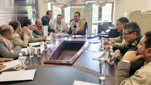 لجنة حوض صنعاء المائي تناقش طلبات حفر آبار جديدة ومؤجلة لجنة حوض صنعاء المائي تناقش طلبات حفر آبار جديدة ومؤجلة