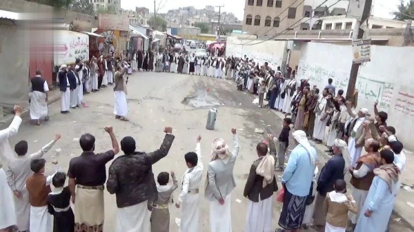 وقفات حاشدة في العاصمة تأييد ا للقوات المسلحة وإعلانا للجهوزية وقفات حاشدة في العاصمة تأييد ا للقوات المسلحة وإعلانا للجهوزية