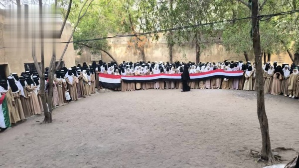 وقفات طلابية في الحديدة تأييد ا للقوات المسلحة ودعم ا لخيارات قائد الثورة وقفات طلابية في الحديدة تأييد ا للقوات المسلحة ودعم ا لخيارات قائد الثورة