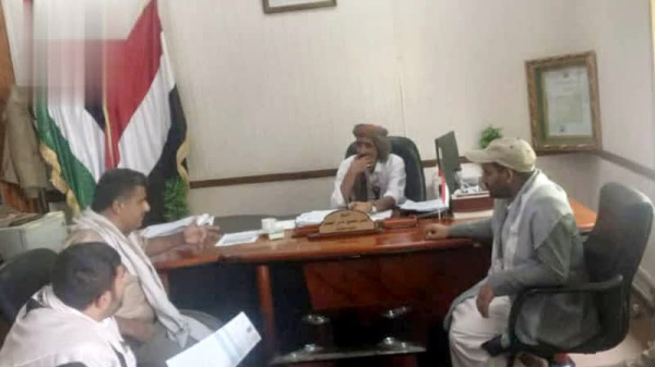 المحضار وطعيمان يناقشان خطة محافظة مأرب وبرامجها التنموية المحضار وطعيمان يناقشان خطة محافظة مأرب وبرامجها التنموية