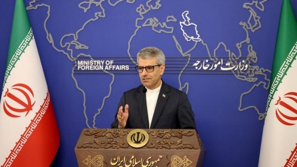 إيران تدين العدوان على مطار صنعاء الدولي