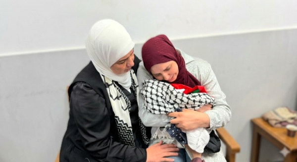 استشهاد رضيع فلسطيني بعد منع العدو الصهيوني نقله إلى المستشفى غرب رام الله استشهاد رضيع فلسطيني بعد منع العدو الصهيوني نقله إلى المستشفى غرب رام الله