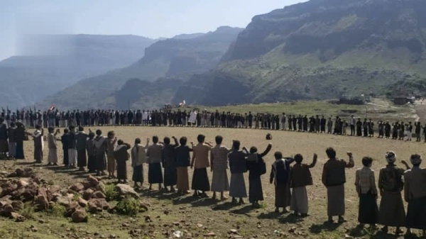مسير ووقفة مسلحة في الحيمة الداخلية إعلان ا للجهوزية وتأييد ا للقوات المسلحة