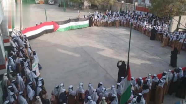 وقفات طلابية في الحديدة تنديدا بالعدوان السعودي على مطار صنعاء