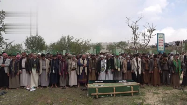 تشييع جثماني الشهيدين أسامة السياغي وربيش السياغي بالحيمة الداخلية تشييع جثماني الشهيدين أسامة السياغي وربيش السياغي بالحيمة الداخلية