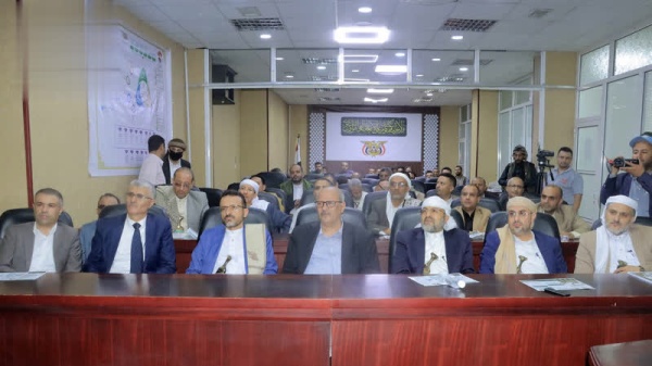 النعيمي يدشن مشروع نماذج صيغ العقود والمحررات الإلكترونية في صنعاء النعيمي يدشن مشروع نماذج صيغ العقود والمحررات الإلكترونية في صنعاء