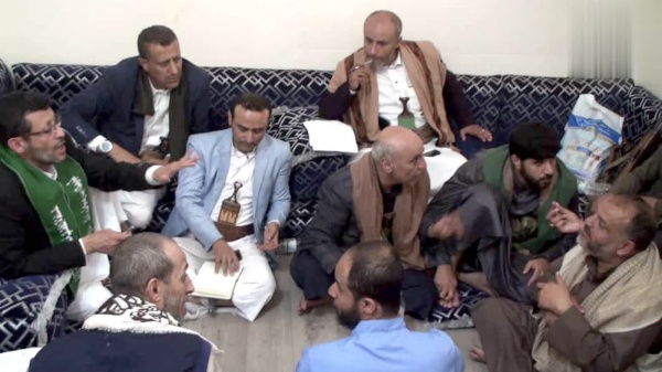 لجنة مشتركة تتفقد سجناء احتياطي إب وتقر الإفراج عن عدد منهم لجنة مشتركة تتفقد سجناء احتياطي إب وتقر الإفراج عن عدد منهم