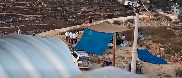 العدو الإسرائيلي ومستوطنوه يوسعون اعتداءاتهم ضد الفلسطينيين وممتلكاتهم في الضفة الغربية العدو الإسرائيلي ومستوطنوه يوسعون اعتداءاتهم ضد الفلسطينيين وممتلكاتهم في الضفة الغربية