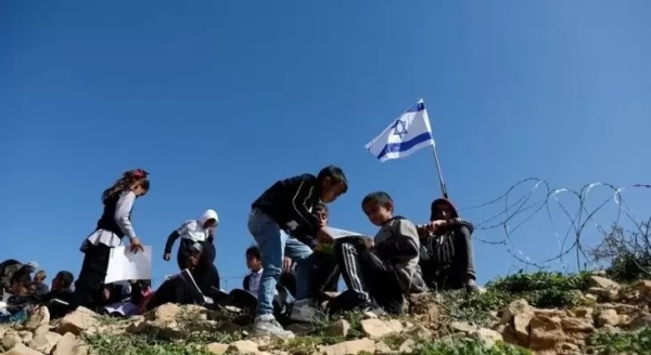 المستوطنون يواصلون اعتداءاتهم على الفلسطينيين وممتلكاتهم في الضفة الغربية