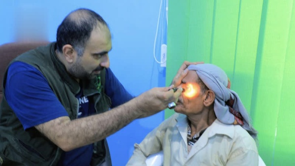 تدشين مخيم طبي لطب وجراحة العيون في حيس بالحديدة