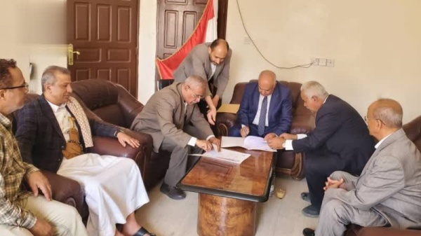 هيئة حقوق الإنسان والأكاديمية اليمنية توقعان مذكرة لتأسيس عيادة قانونية للأطفال