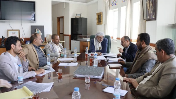 اجتماع في صنعاء يناقش تقارير إنجاز وخطط وبرامج وزارة النفط اجتماع في صنعاء يناقش تقارير إنجاز وخطط وبرامج وزارة النفط