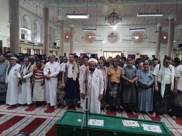 تشييع جثمان الشهيد محمد شمس الدين في الحديدة تشييع جثمان الشهيد محمد شمس الدين في الحديدة