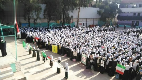 وقفة للقطاع التربوي في صنعاء تنديد ا باستهداف العدو السعودي لإصلاحية الجوف وقفة للقطاع التربوي في صنعاء تنديد ا باستهداف العدو السعودي لإصلاحية الجوف
