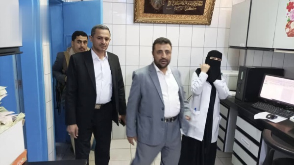 تدش ين برنامج الإحسان الطبي الخيري بمستشفى الثورة في صنعاء تدش ين برنامج الإحسان الطبي الخيري بمستشفى الثورة في صنعاء