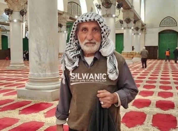 العدو الصهيوني يبعد 7 مقدسيين عن المسجد الأقصى العدو الصهيوني يبعد 7 مقدسيين عن المسجد الأقصى